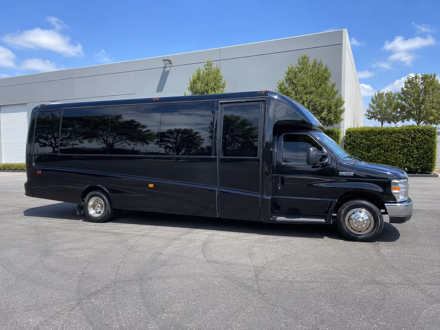 15 Passenger Party Bus Exterior